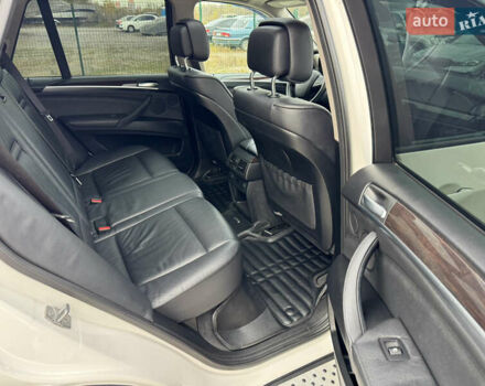 Білий БМВ Х5, об'ємом двигуна 3 л та пробігом 162 тис. км за 22500 $, фото 33 на Automoto.ua