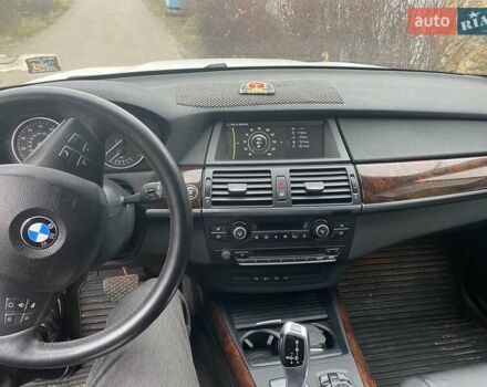 Білий БМВ Х5, об'ємом двигуна 3 л та пробігом 142 тис. км за 18999 $, фото 1 на Automoto.ua
