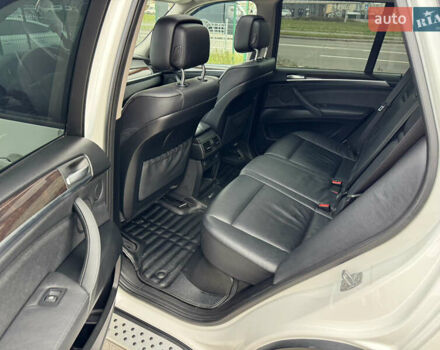 Білий БМВ Х5, об'ємом двигуна 3 л та пробігом 162 тис. км за 22500 $, фото 26 на Automoto.ua