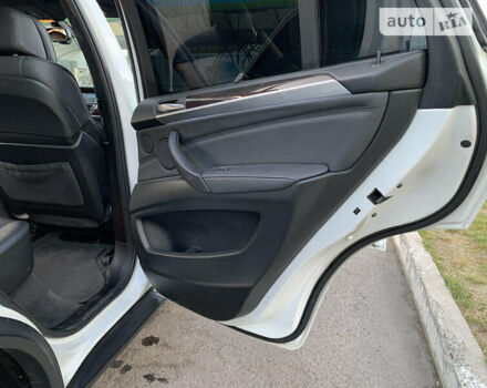 Білий БМВ Х5, об'ємом двигуна 2.98 л та пробігом 260 тис. км за 16800 $, фото 9 на Automoto.ua