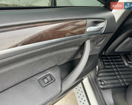 Білий БМВ Х5, об'ємом двигуна 3 л та пробігом 162 тис. км за 22500 $, фото 22 на Automoto.ua