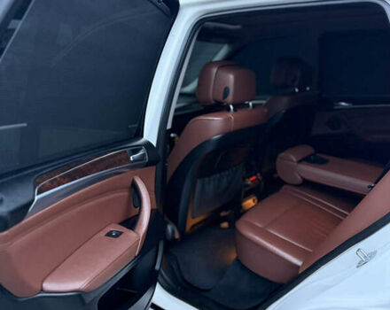 Белый БМВ Х5, объемом двигателя 3 л и пробегом 224 тыс. км за 13300 $, фото 48 на Automoto.ua