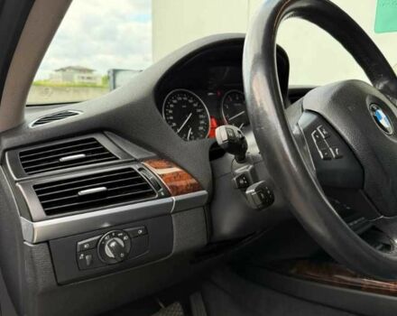 Белый БМВ Х5, объемом двигателя 3 л и пробегом 180 тыс. км за 12400 $, фото 5 на Automoto.ua