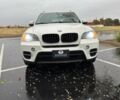 Белый БМВ Х5, объемом двигателя 3 л и пробегом 84 тыс. км за 3000 $, фото 1 на Automoto.ua