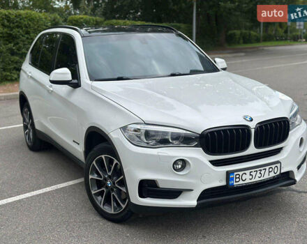 Белый БМВ Х5, объемом двигателя 3 л и пробегом 185 тыс. км за 26300 $, фото 1 на Automoto.ua