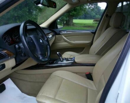 Белый БМВ Х5, объемом двигателя 3 л и пробегом 105 тыс. км за 3000 $, фото 7 на Automoto.ua