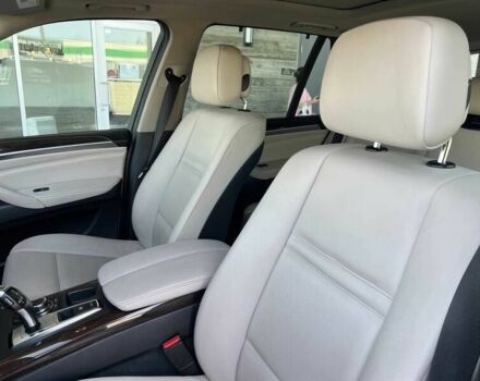 Білий БМВ Х5, об'ємом двигуна 3 л та пробігом 131 тис. км за 8000 $, фото 10 на Automoto.ua