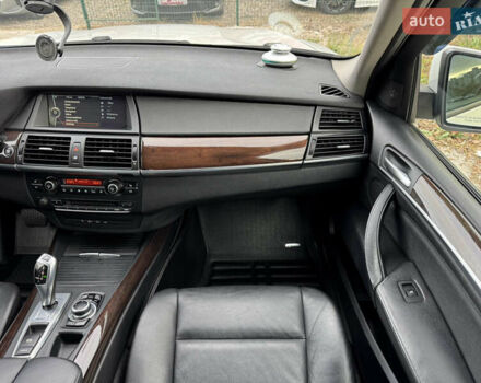 Білий БМВ Х5, об'ємом двигуна 3 л та пробігом 162 тис. км за 22500 $, фото 45 на Automoto.ua