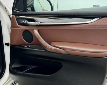 Білий БМВ Х5, об'ємом двигуна 2.98 л та пробігом 245 тис. км за 18900 $, фото 22 на Automoto.ua