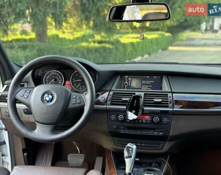 Білий БМВ Х5, об'ємом двигуна 2.99 л та пробігом 142 тис. км за 23999 $, фото 20 на Automoto.ua