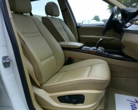 Белый БМВ Х5, объемом двигателя 3 л и пробегом 105 тыс. км за 3000 $, фото 6 на Automoto.ua