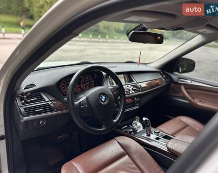 БМВ Х5 2013 в Тернополе на Automoto.ua Белый БМВ Х5, объемом двигателя 2.98 л и пробегом 222 тыс. км за 16666 $, фото 30 на Automoto.ua