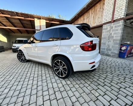 Белый БМВ Х5, объемом двигателя 3 л и пробегом 217 тыс. км за 17000 $, фото 2 на Automoto.ua