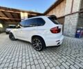 Белый БМВ Х5, объемом двигателя 3 л и пробегом 217 тыс. км за 17000 $, фото 2 на Automoto.ua