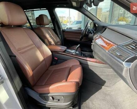 Белый БМВ Х5, объемом двигателя 2.98 л и пробегом 237 тыс. км за 16490 $, фото 9 на Automoto.ua
