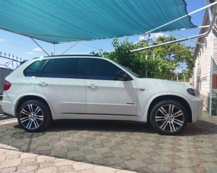 Белый БМВ Х5, объемом двигателя 3 л и пробегом 210 тыс. км за 18000 $, фото 1 на Automoto.ua