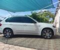 Белый БМВ Х5, объемом двигателя 3 л и пробегом 210 тыс. км за 18000 $, фото 1 на Automoto.ua