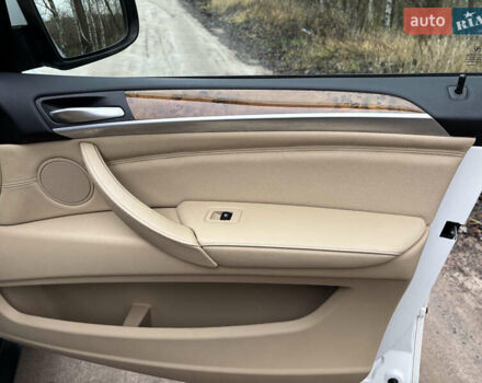 Білий БМВ Х5, об'ємом двигуна 3 л та пробігом 165 тис. км за 20500 $, фото 37 на Automoto.ua