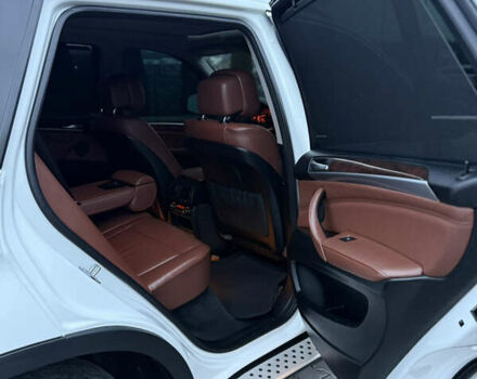 Белый БМВ Х5, объемом двигателя 3 л и пробегом 224 тыс. км за 13300 $, фото 54 на Automoto.ua