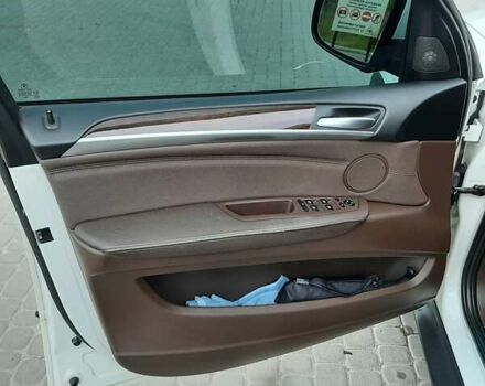 Білий БМВ Х5, об'ємом двигуна 2.98 л та пробігом 160 тис. км за 15500 $, фото 13 на Automoto.ua