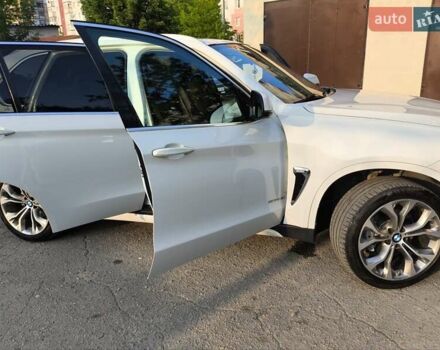 Белый БМВ Х5, объемом двигателя 3 л и пробегом 210 тыс. км за 18900 $, фото 21 на Automoto.ua