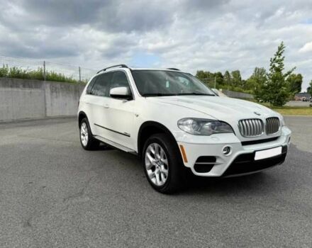 Белый БМВ Х5, объемом двигателя 3 л и пробегом 180 тыс. км за 12400 $, фото 1 на Automoto.ua