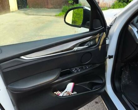 Белый БМВ Х5, объемом двигателя 3 л и пробегом 210 тыс. км за 18900 $, фото 8 на Automoto.ua