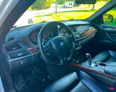 Белый БМВ Х5, объемом двигателя 4.4 л и пробегом 83 тыс. км за 4750 $, фото 8 на Automoto.ua