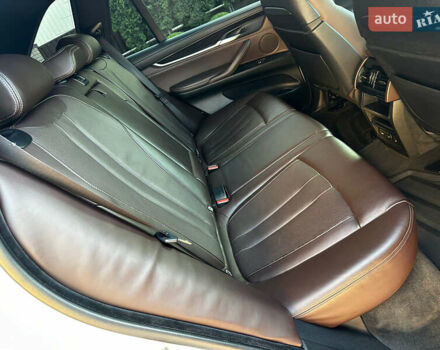 Белый БМВ Х5, объемом двигателя 2.99 л и пробегом 210 тыс. км за 32500 $, фото 35 на Automoto.ua