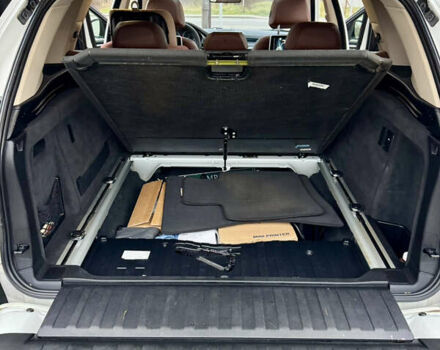 Білий БМВ Х5, об'ємом двигуна 2.98 л та пробігом 245 тис. км за 18900 $, фото 18 на Automoto.ua