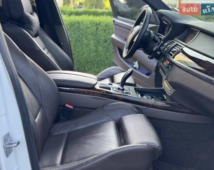 Білий БМВ Х5, об'ємом двигуна 2.99 л та пробігом 142 тис. км за 23999 $, фото 21 на Automoto.ua