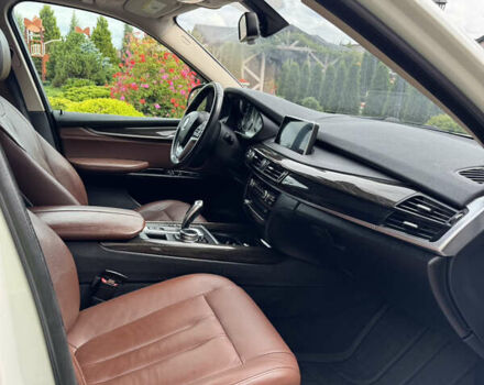 Белый БМВ Х5, объемом двигателя 2.98 л и пробегом 243 тыс. км за 20500 $, фото 12 на Automoto.ua