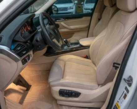 Белый БМВ Х5, объемом двигателя 3 л и пробегом 86 тыс. км за 3100 $, фото 7 на Automoto.ua