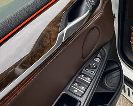 Белый БМВ Х5, объемом двигателя 3 л и пробегом 225 тыс. км за 28999 $, фото 28 на Automoto.ua