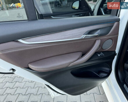 БМВ Х5 2014 в Днепре (Днепропетровске) на Automoto.ua Белый БМВ Х5, объемом двигателя 2.98 л и пробегом 140 тыс. км за 29000 $, фото 26 на Automoto.ua