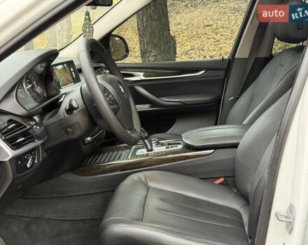 Белый БМВ Х5, объемом двигателя 3 л и пробегом 287 тыс. км за 23999 $, фото 27 на Automoto.ua