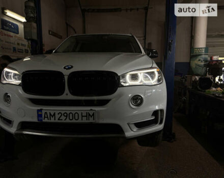 Білий БМВ Х5, об'ємом двигуна 2.99 л та пробігом 185 тис. км за 35000 $, фото 36 на Automoto.ua