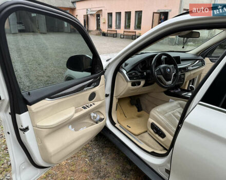 Білий БМВ Х5, об'ємом двигуна 2.99 л та пробігом 281 тис. км за 27500 $, фото 12 на Automoto.ua
