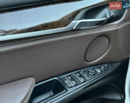 Белый БМВ Х5, объемом двигателя 2.99 л и пробегом 309 тыс. км за 23700 $, фото 39 на Automoto.ua