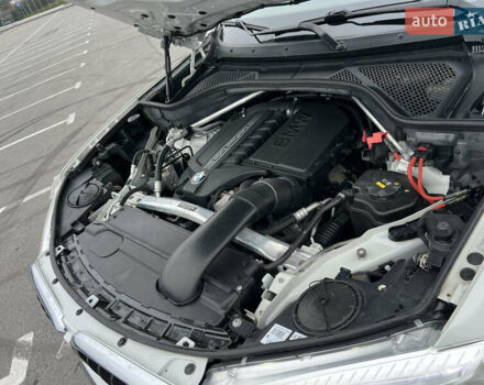 Белый БМВ Х5, объемом двигателя 2.98 л и пробегом 172 тыс. км за 22499 $, фото 20 на Automoto.ua