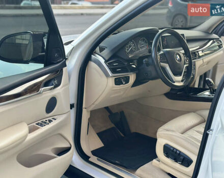 Белый БМВ Х5, объемом двигателя 2.99 л и пробегом 220 тыс. км за 27999 $, фото 30 на Automoto.ua