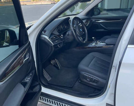 Белый БМВ Х5, объемом двигателя 2.98 л и пробегом 96 тыс. км за 22300 $, фото 25 на Automoto.ua