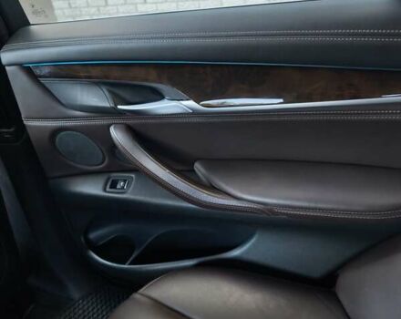 Белый БМВ Х5, объемом двигателя 3 л и пробегом 85 тыс. км за 25000 $, фото 5 на Automoto.ua