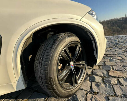 Белый БМВ Х5, объемом двигателя 3 л и пробегом 160 тыс. км за 21999 $, фото 10 на Automoto.ua