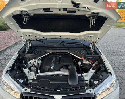 БМВ Х5 2014 в Днепре (Днепропетровске) на Automoto.ua Белый БМВ Х5, объемом двигателя 2.98 л и пробегом 140 тыс. км за 29000 $, фото 38 на Automoto.ua