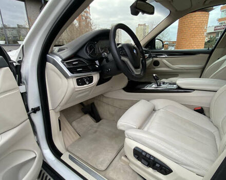 Білий БМВ Х5, об'ємом двигуна 2.99 л та пробігом 188 тис. км за 34800 $, фото 29 на Automoto.ua