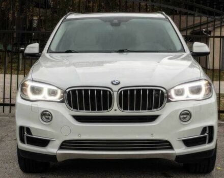Белый БМВ Х5, объемом двигателя 3 л и пробегом 86 тыс. км за 3100 $, фото 1 на Automoto.ua