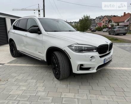 Білий БМВ Х5, об'ємом двигуна 2.99 л та пробігом 185 тис. км за 35000 $, фото 12 на Automoto.ua