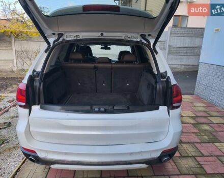 Белый БМВ Х5, объемом двигателя 3 л и пробегом 85 тыс. км за 25000 $, фото 11 на Automoto.ua