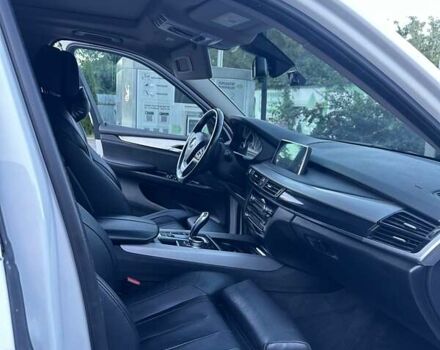 Белый БМВ Х5, объемом двигателя 2.98 л и пробегом 139 тыс. км за 24000 $, фото 5 на Automoto.ua